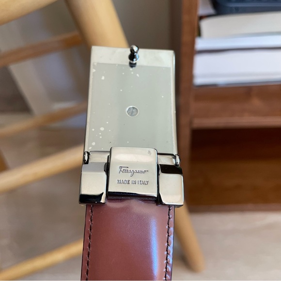 Mens Salvatore Ferragamo Belt New reversible leather size 28 - Picture 7 of 8